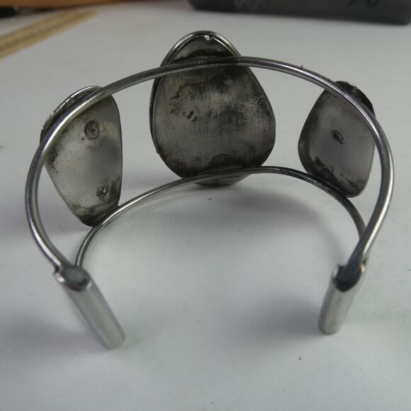 Silver Tone Wide Cuff Bracelet Large Chunky Mother of Pearl Shell Egg Teardrop - Picture 6 of 12